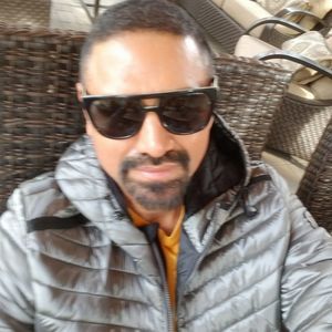 Meet your Posher, Augusto